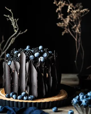 Тортюф — Серый торт с ежевикой