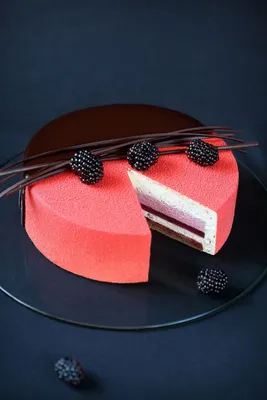 Торт с ягодами клубника ежевика на заказ с доставкой недорого, фото торта,  цена