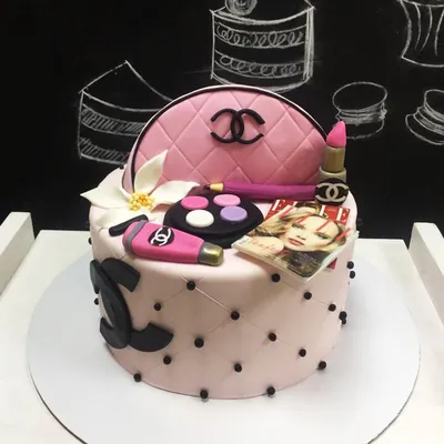 Торт с косметикой на заказ в СПб | Шоколадная крошка