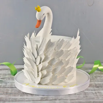 Свадебный торт с фигурками \"Лебеди\" заказать в СПБ
