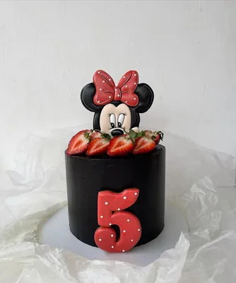 Торты на заказ. Вдохновение✨ en Instagram: “Любимый Микки Маус с яркими  леденцами, которые так нрав… | Торт для ребёнка, Шоколадные украшения, Торт  на день рождения