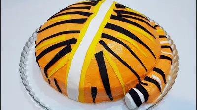 Торт праздничный «Амурский тигр» заказать с доставкой по Москве, 3 190 руб.  за 1 кг. с декором — Кондитерская Chaudeau