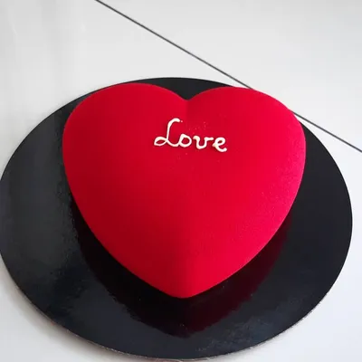 Торт Сердце Love is на заказ к 14 февраля, доставка в Минске