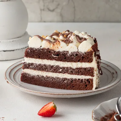 mariam on Instagram: \"Шоколадный торт Вупи Пай😍😍очень нежный,воздушный  просто вау,всем советую этот торт попробовать😘🙌🏻 Оформление заказа:  Direct _ WhatsApp +7 (706)4093210😍Перейдите по ссылке в шапке профиля  Радуем Вас с 2023 года\"