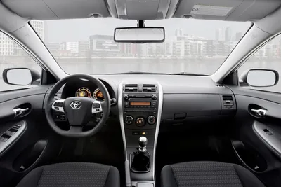Интерьер салона Toyota Corolla Hatchback . Фото салона Toyota Corolla  Hatchback
