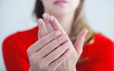Воспаление между пальцами рук, покраснение, шелушение и зуд - Вопрос  дерматологу - 03 Онлайн