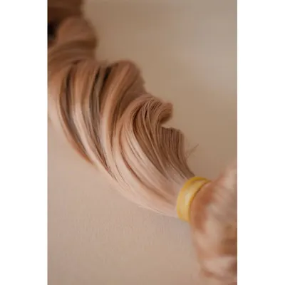 Волосы накладные пряди, локоны прямые на заколках искусственные шиньон  трессы, 60 см купить по низким ценам в интернет-магазине Uzum