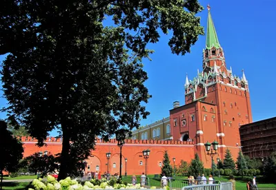 Троицкие ворота Московского Кремля (Троицкая башня), Александровский сад.  Москва, Кремль, Россия - YouTube