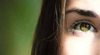 Цвет волос для зеленых глаз [30 фото]: какой оттенок подходит к бледной или смуглой  коже