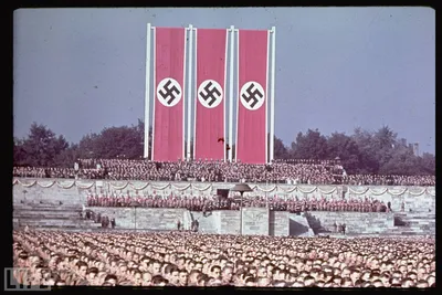 Парады Третьего Рейха. Редкие цветные снимки