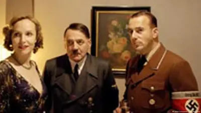 Закат \"третьего рейха\": крах \"человечного фюрера\" на экране – DW –  17.09.2004