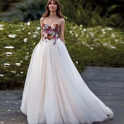 Модный тренд: цветные свадебные платья