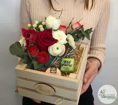 Коробка сердце 💓 с живыми цветами и конфетами ко Дню Всех Влюбленных как  сделать. - YouTube