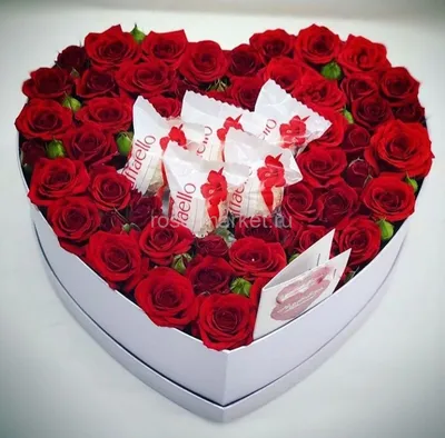 Шкатулка сердце с конфетами и цветами - Арт. 5602