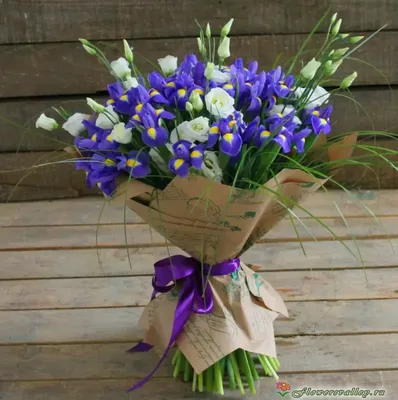 Букет 101 фиолетовый ирис купить с доставкой в СПб