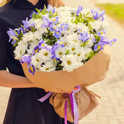 Букет из пионовидных роз и хризантем - заказать доставку цветов в Москве от  Leto Flowers