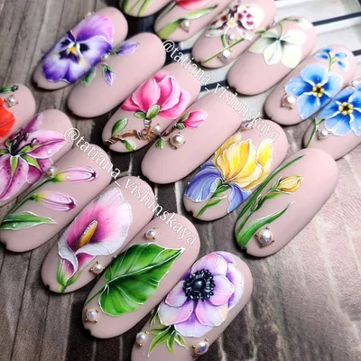 Цветы на ногтях: 10 самых красивых маникюров на весну и лето 2023 💐 |  theGirl