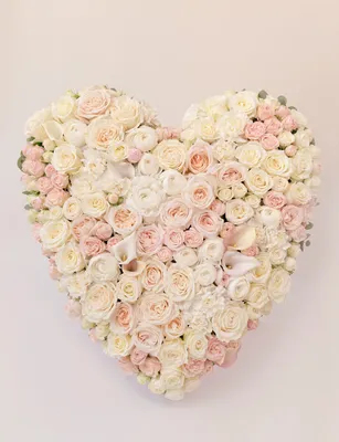Траурное сердце из живых цветов купить в Новосибирске (Академгородок) -  цветочный интернет магазин АкадемЦветы.РФ