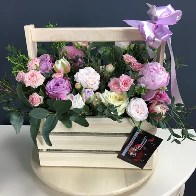 Деревянный ящик с цветами №6 заказать с доставкой в Новороссийске в  интернет магазине цветов Роз Новоросс