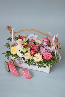 Композиции из цветов в деревянном ящике купить в Минске - Кошык Кветак