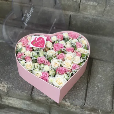 Цветы :: Цветы в коробке :: 39 роз в коробке в форме сердца