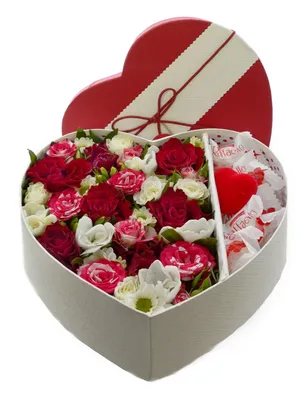 Розы в форме сердца в шляпной коробке #2 | Алая Роза