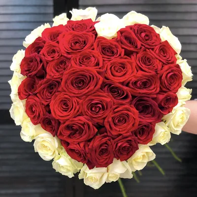Купить Цветы в корзине форме сердца в Москве | Заказать Цветы в корзине форме  сердца недорого с доставкой