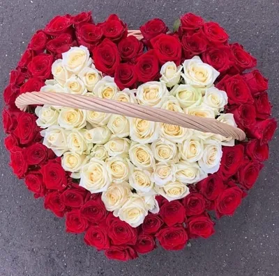 Розы в коробке в форме сердца с доставкой по Риге. Лучшие цветы в форме и в виде  сердца.