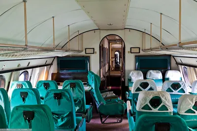 Ту-114 - советский самолёт с самым комфортабельным пассажирским салоном. У  него было четыре купе и даже полноценная кухня. | Авиатехник | Дзен