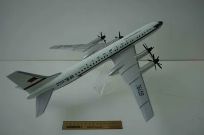 Дальнемагистральный пассажирский самолет Ту-114. - Российская авиация