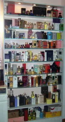 Парфюмы из 90-х, которые продавались на каждом рынке | Гид Парфюм. Блог о  парфюмерии | Дзен