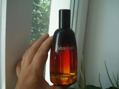 Мужская парфюмерия DIOR Fahrenheit – купить в интернет-магазине ЛЭТУАЛЬ по  цене 7050 рублей с доставкой