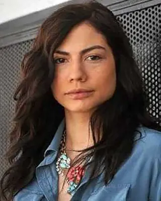 Эта турецкая актриса отрицает пластические операции, но она их делала -  7Дней.ру