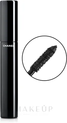 Emma Roberts Wears Chanel's Noir Allure Mascara