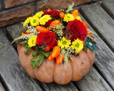 Stunning Pumpkin Floral Arrangements for Halloween