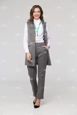 Alexandra Bishkek - Мы считаем, что удлинённый жилет - это невероятно  универсальная вещь, так как его можно носить: ⠀ - с джинсами, дополнив  водолазкой или кофтой и обувью на низкой подошве или
