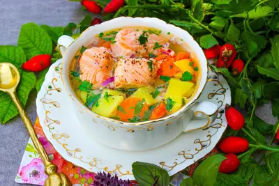 Суп с красной рыбой, томатами и сливками: пошаговый рецепт с фото | Меню  недели