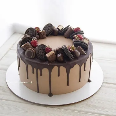 Украшение торта шоколадом и печеньем - 67 фото