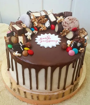 Как украсить торт шоколадом, шоколадными конфетами, вафлями, печеньем? |  Пироги на день рождения, Торт, Торт на день рождения