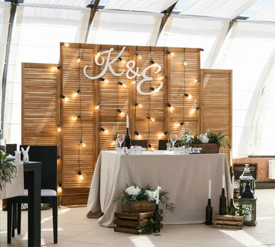Оформление зала на свадьбу: шторы для свадьбы