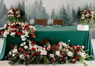 Украшение зала на свадьбу цветами и шарами в Риге. Мы знаем что такое  идеальное оформление свадебного зала цветами в Риге.