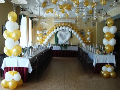 Оформление зала на Свадьбу бело золотыми шарами ✓ Шары с гелием на свадьбу  недорого ✓