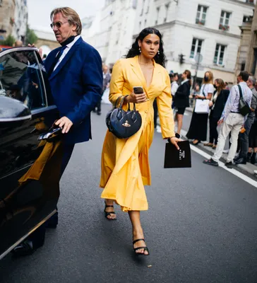 Street style на Неделе Высокой моды в Париже осень-зима 2021-2022