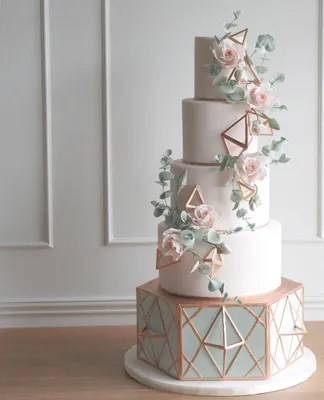 Необычные свадебные торты: фото самых оригинальных и красивых тортов для  свадьбы