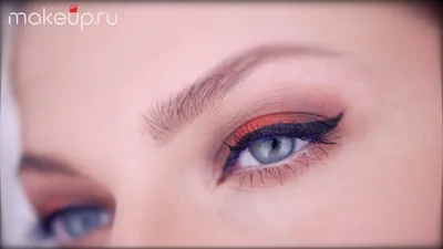 Урок макияжа Смоки с ярким акцентом - BeautyTrue