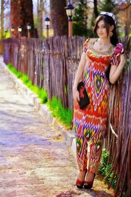 Узбекские национальные костюмы и шёлковые ткани представлены в Таиланде –  Ассоциация \"Узтекстильпром\"
