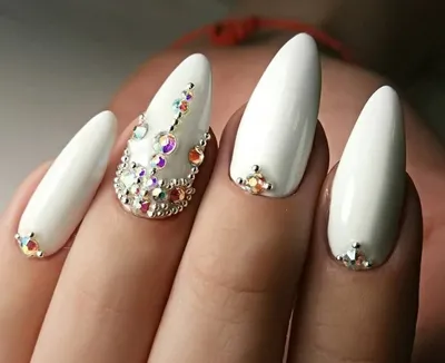 Лучшие идеи маникюра со стразами - статьи компании «Интернет-магазин \"New  Style Nails\"»