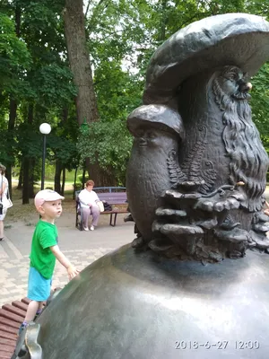 Памятник «Грибы с глазами», Рязань. Скульптура на фото и видео, где  находится, как добраться, отели – Туристер.Ру