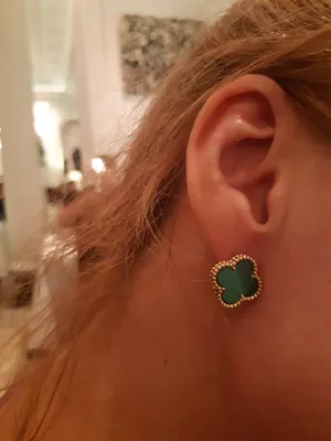 Оригинальные золотые серьги Van Cleef and Arpels – купить за 139 500 ₽ в  интернет-магазине Mister Diamond с бесплатной доставкой