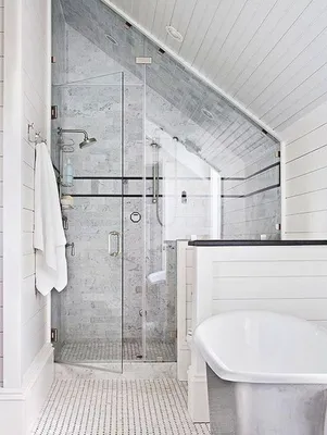 Ванная комната на мансарде: выбор стиля и цвета, особенности отделки